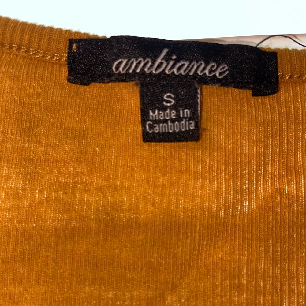 Small Ribbed Buttoned Dusty Yellow Top - Picture 2 of 3